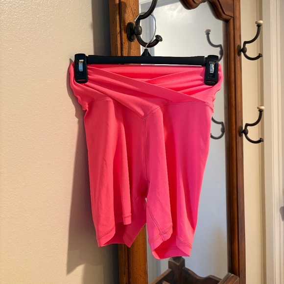 offline by aerie womens crossover shorts medium - Picture 1 of 1
